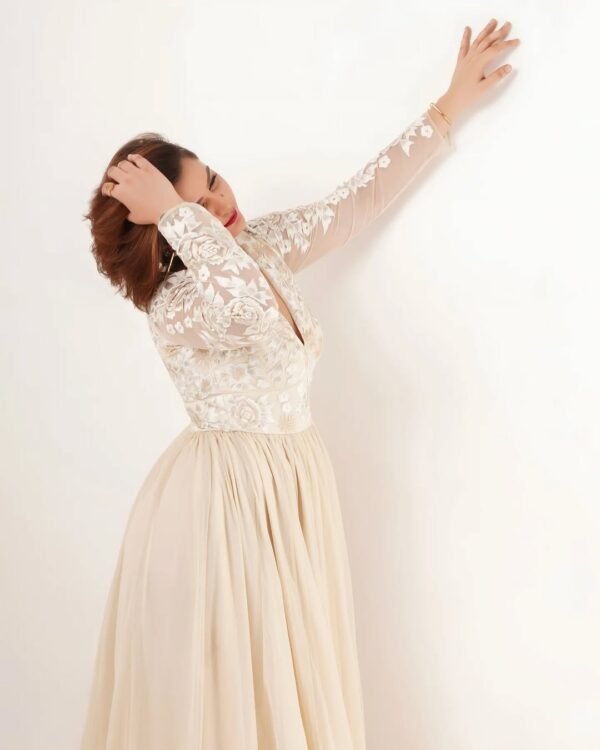 Yarny Fashion - Elegant Ivory Embroidered Tulle Gown